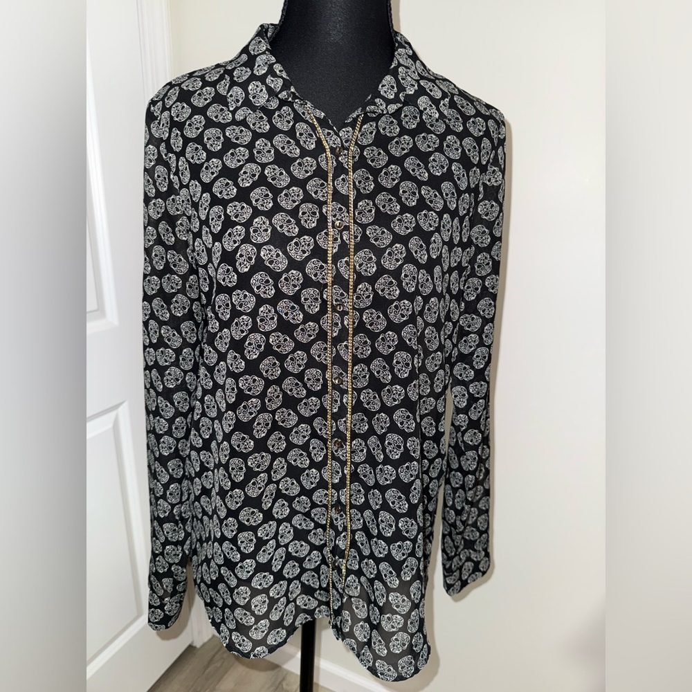 Trafaluc Zara Black and white skull long-sleeve blouse